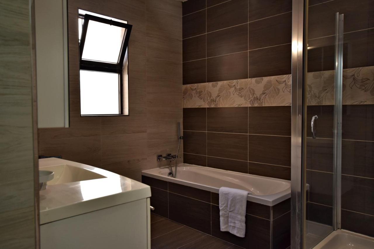 Large St Julians Central 2 Apartment Saint Julian's ภายนอก รูปภาพ