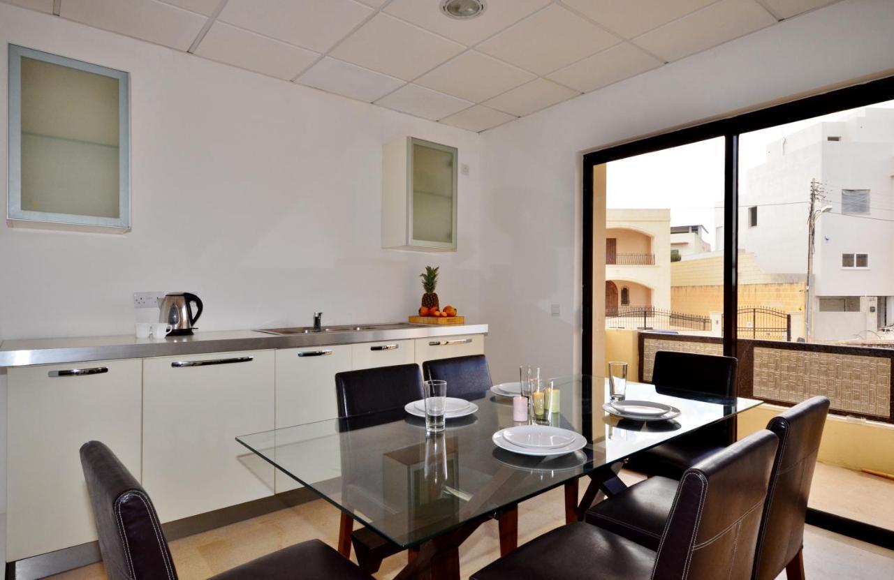 Large St Julians Central 2 Apartment Saint Julian's ภายนอก รูปภาพ